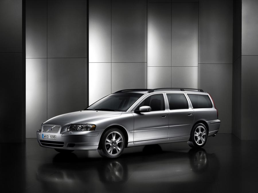  Volvo V70 2005 года  (фото 14 из 17)